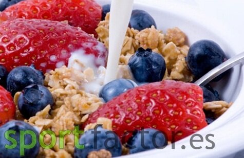 añade frutas del bosque a tu desayuno